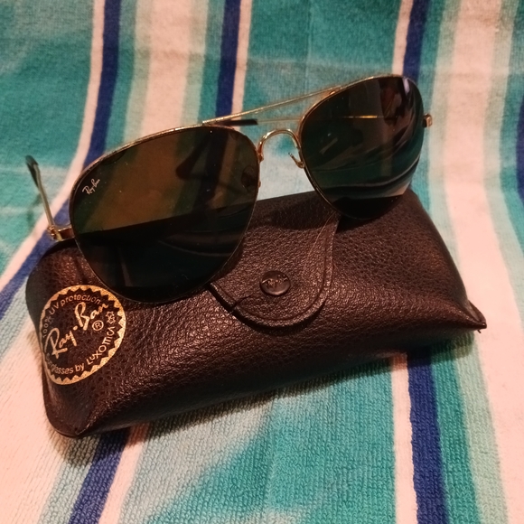 Amazon.com: Ray-Ban RB3025 001/51 Unisex Aviator Sunglasses  Ray-Ban Classic Gold Frame Sunglasses
